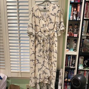 NWT Torrid Cream and Blue High Low Sundress with Flutter Sleeves size 1x (14/16)